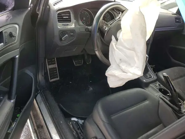 3VWH17AU5HM520498 2017 VOLKSWAGEN GOLF - Image 8