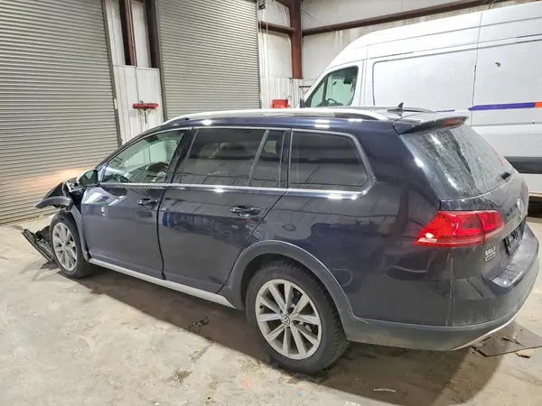 3VWH17AU5HM521019 2017 VOLKSWAGEN GOLF - Image 2