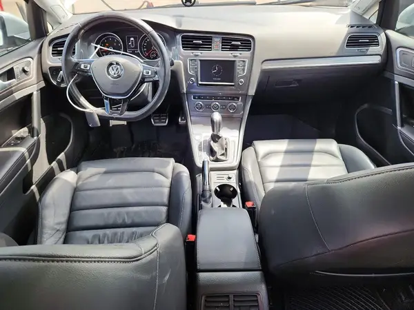 3VWH17AU5HM521313 2017 VOLKSWAGEN GOLF - Image 8