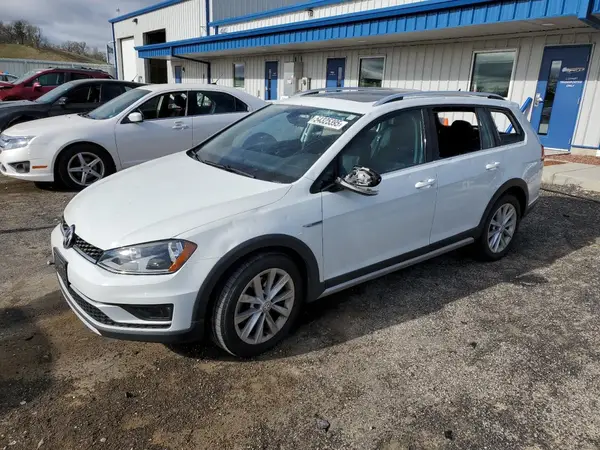 3VWH17AU5HM522042 2017 VOLKSWAGEN GOLF - Image 1