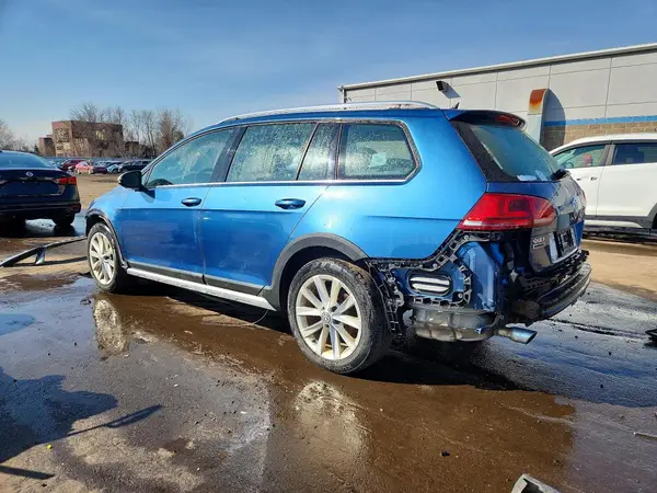 3VWH17AU5HM522543 2017 VOLKSWAGEN GOLF - Image 2