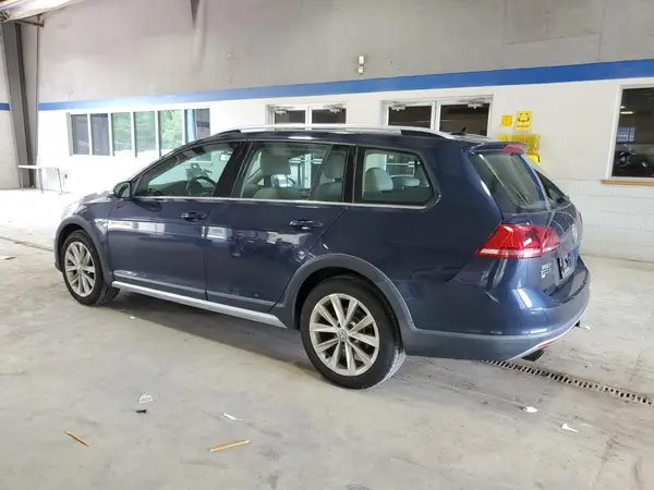 3VWH17AU5HM523675 2017 VOLKSWAGEN GOLF - Image 2