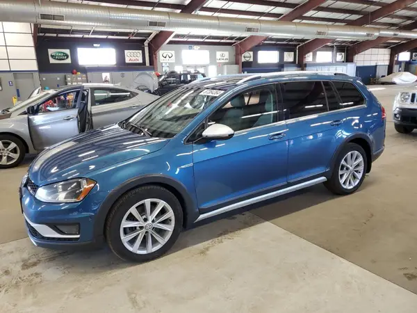 3VWH17AU5HM524826 2017 VOLKSWAGEN GOLF - Image 1