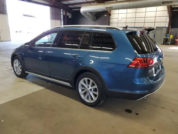 3VWH17AU5HM524826 2017 VOLKSWAGEN GOLF - Image 2