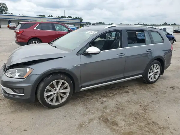 3VWH17AU5HM527371 2017 VOLKSWAGEN GOLF - Image 1