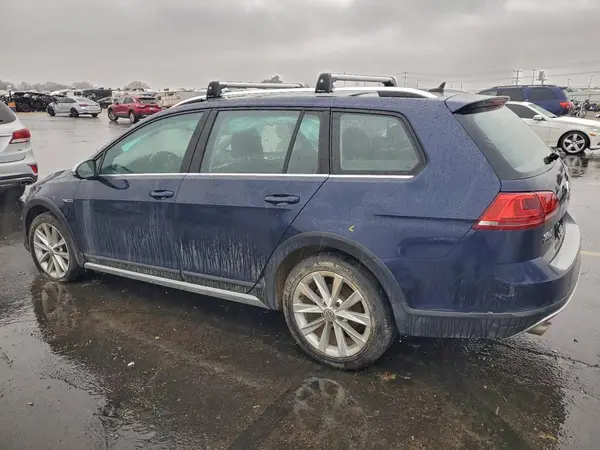 3VWH17AU5HM529976 2017 VOLKSWAGEN GOLF - Image 2