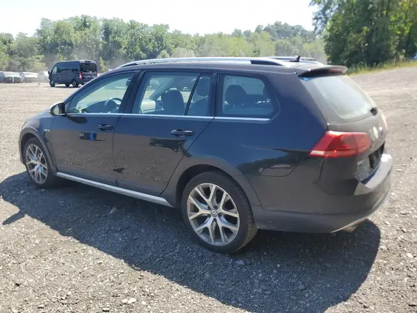 3VWH17AU5HM538421 2017 VOLKSWAGEN GOLF - Image 2
