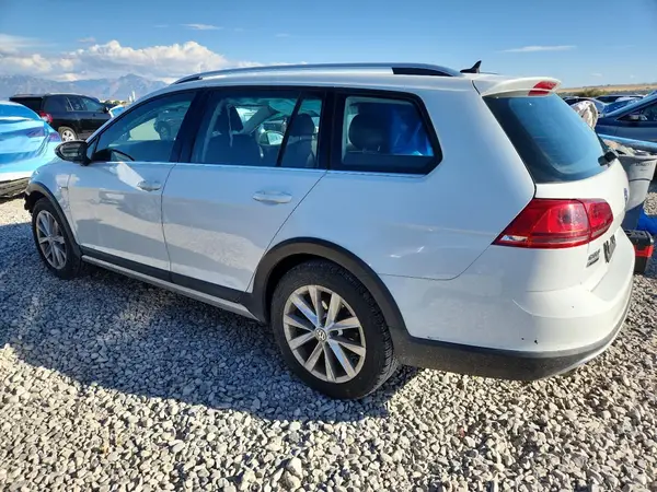 3VWH17AU5HM539018 2017 VOLKSWAGEN GOLF - Image 2
