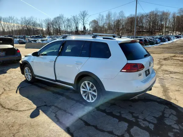 3VWH17AU5HM541545 2017 VOLKSWAGEN GOLF - Image 2