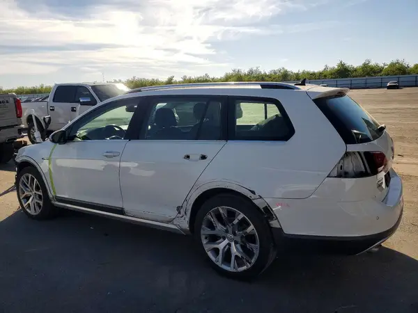3VWH17AU5HM544901 2017 VOLKSWAGEN GOLF - Image 2