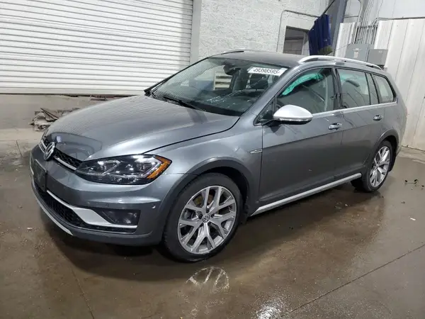 3VWH17AU5JM750323 2018 VOLKSWAGEN GOLF - Image 1