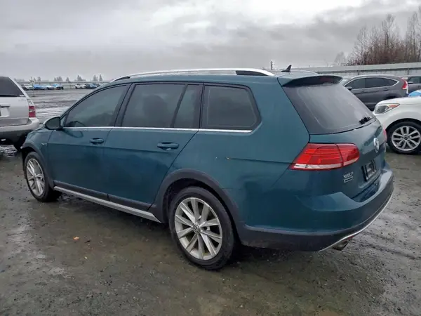 3VWH17AU5JM754713 2018 VOLKSWAGEN GOLF - Image 2