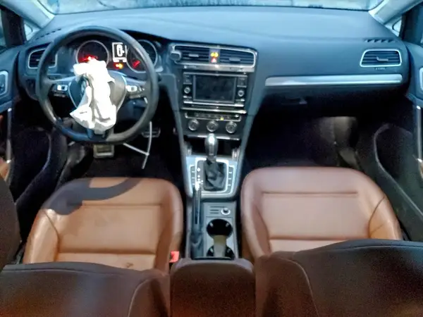3VWH17AU5JM754713 2018 VOLKSWAGEN GOLF - Image 8