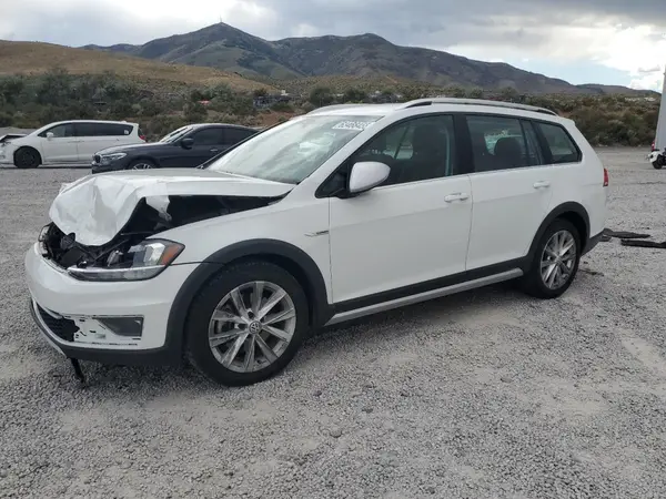 3VWH17AU5JM754808 2018 VOLKSWAGEN GOLF - Image 1