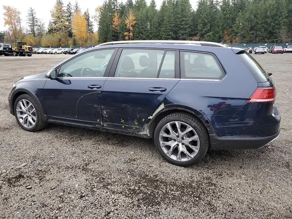 3VWH17AU5JM767705 2018 VOLKSWAGEN GOLF - Image 2