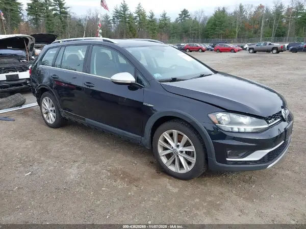 3VWH17AU5KM518452 2019 VOLKSWAGEN GOLF - Image 1