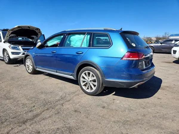 3VWH17AU5KM520346 2019 VOLKSWAGEN GOLF - Image 2