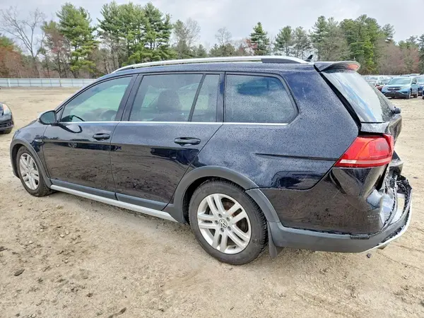 3VWH17AU6HM508800 2017 VOLKSWAGEN GOLF - Image 2