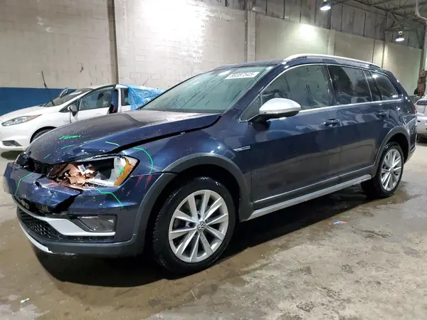 3VWH17AU6HM509266 2017 VOLKSWAGEN GOLF - Image 1