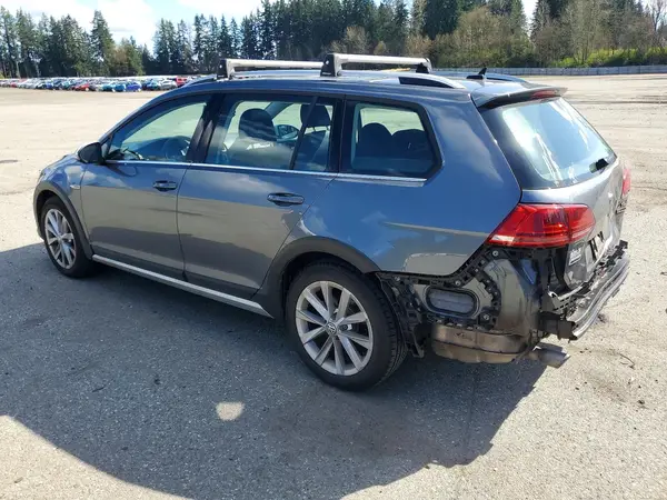 3VWH17AU6HM512779 2017 VOLKSWAGEN GOLF - Image 2
