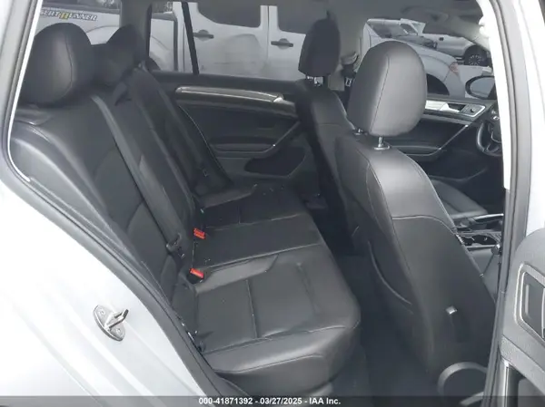 3VWH17AU6HM513429 2017 VOLKSWAGEN GOLF - Image 8