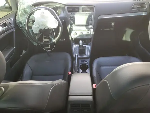 3VWH17AU6HM513625 2017 VOLKSWAGEN GOLF - Image 8