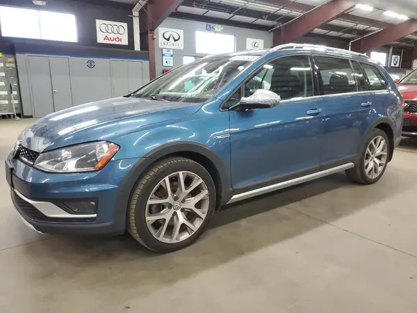 3VWH17AU6HM517724 2017 VOLKSWAGEN GOLF - Image 1