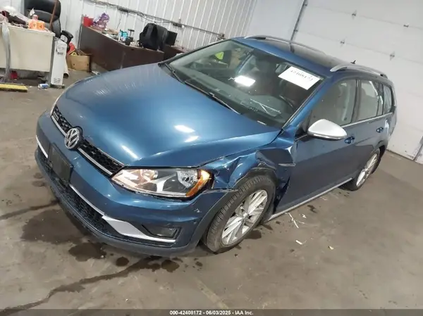 3VWH17AU6HM529503 2017 VOLKSWAGEN GOLF - Image 2