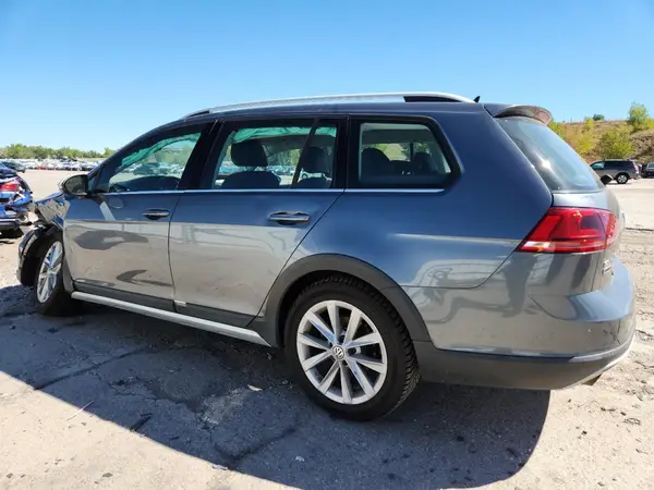 3VWH17AU6HM533180 2017 VOLKSWAGEN GOLF - Image 2
