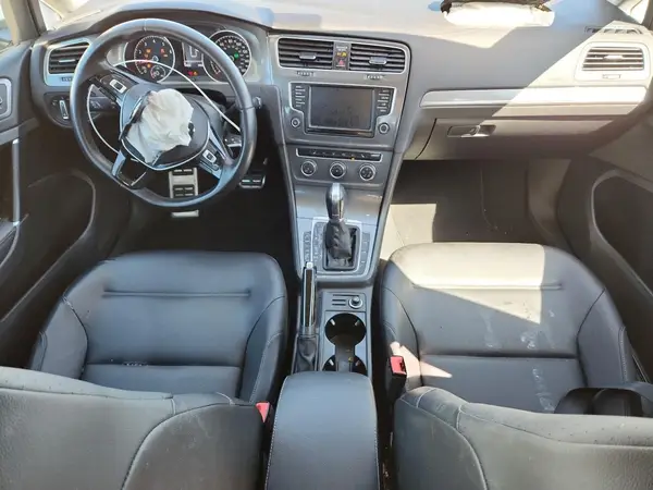 3VWH17AU6HM533180 2017 VOLKSWAGEN GOLF - Image 8