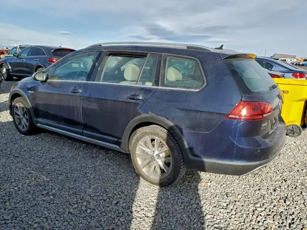 3VWH17AU6HM536368 2017 VOLKSWAGEN GOLF - Image 2