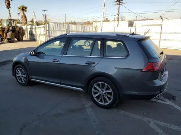 3VWH17AU6HM536693 2017 VOLKSWAGEN GOLF - Image 2