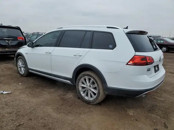3VWH17AU6HM537665 2017 VOLKSWAGEN GOLF - Image 2