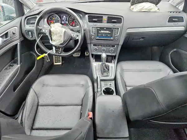 3VWH17AU6HM541246 2017 VOLKSWAGEN GOLF - Image 8