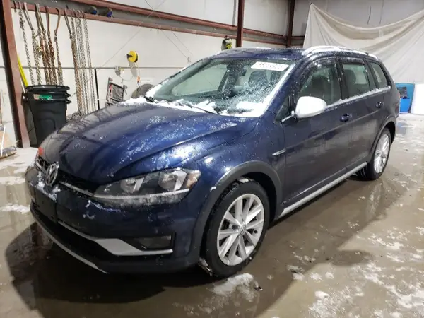 3VWH17AU6JM762030 2018 VOLKSWAGEN GOLF - Image 1