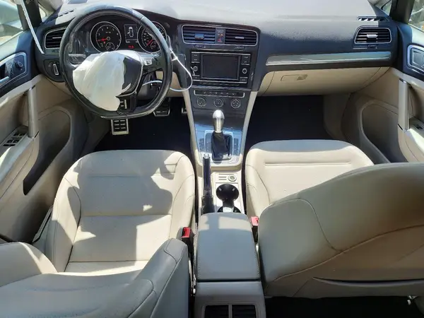 3VWH17AU6JM768832 2018 VOLKSWAGEN GOLF - Image 8