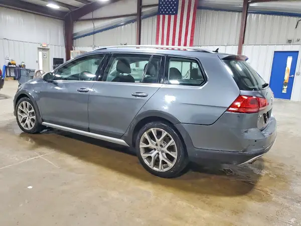 3VWH17AU7HM506134 2017 VOLKSWAGEN GOLF - Image 2