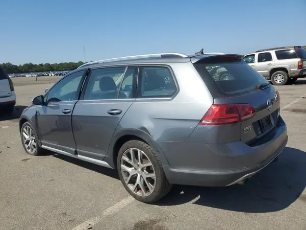 3VWH17AU7HM506182 2017 VOLKSWAGEN GOLF - Image 2