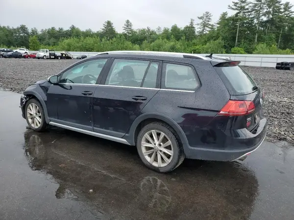 3VWH17AU7HM506361 2017 VOLKSWAGEN GOLF - Image 2