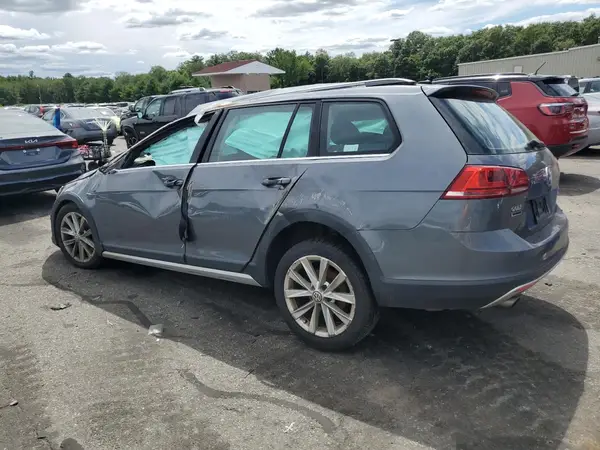 3VWH17AU7HM508594 2017 VOLKSWAGEN GOLF - Image 2