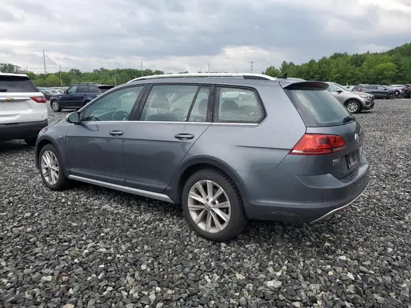 3VWH17AU7HM512063 2017 VOLKSWAGEN GOLF - Image 2