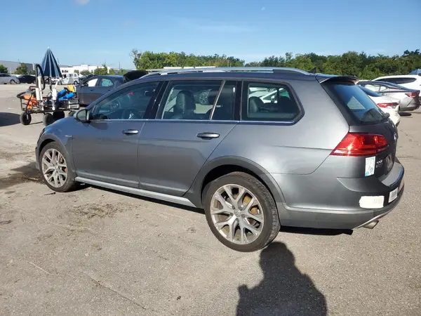 3VWH17AU7HM513391 2017 VOLKSWAGEN GOLF - Image 2