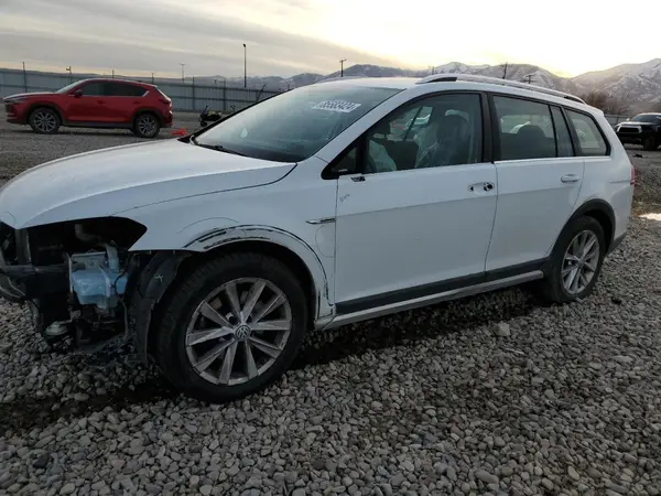 3VWH17AU7HM514346 2017 VOLKSWAGEN GOLF - Image 1