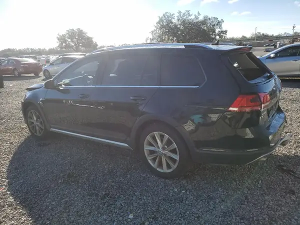 3VWH17AU7HM517988 2017 VOLKSWAGEN GOLF - Image 2
