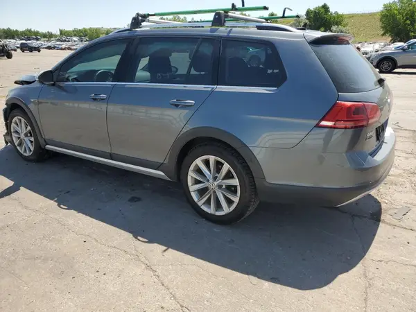 3VWH17AU7HM519093 2017 VOLKSWAGEN GOLF - Image 2