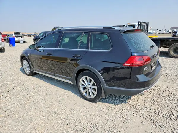 3VWH17AU7HM523368 2017 VOLKSWAGEN GOLF - Image 2