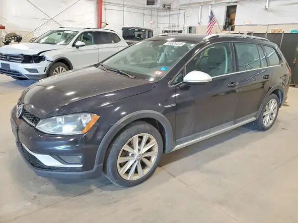 3VWH17AU7HM527789 2017 VOLKSWAGEN GOLF - Image 1