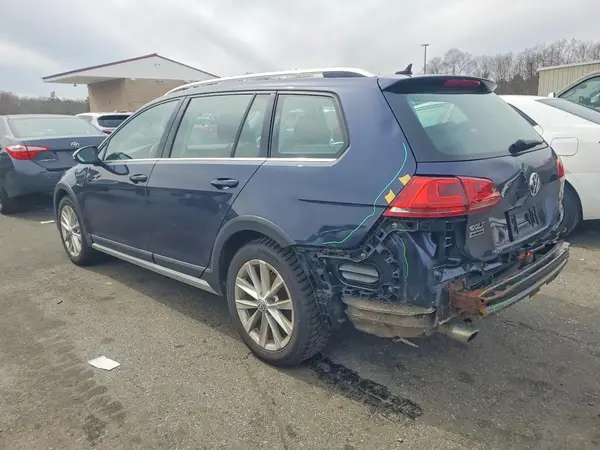 3VWH17AU7HM528697 2017 VOLKSWAGEN GOLF - Image 2