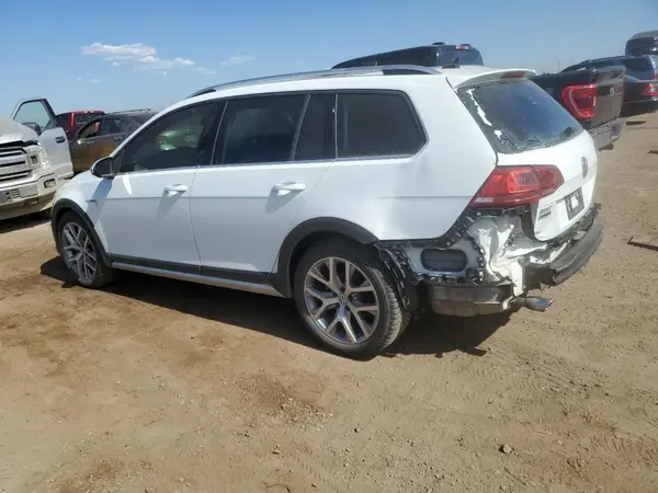 3VWH17AU7HM528909 2017 VOLKSWAGEN GOLF - Image 2