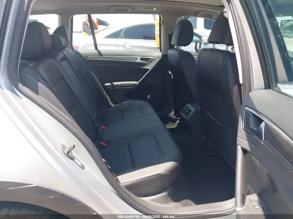 3VWH17AU7HM530336 2017 VOLKSWAGEN GOLF - Image 8